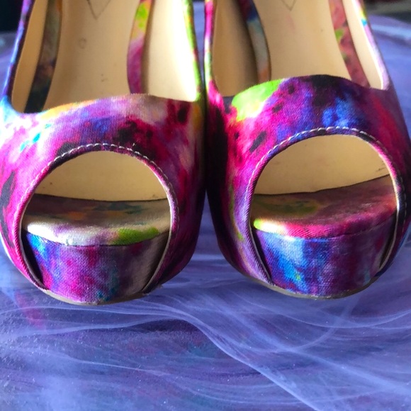 GUESS PATCHES STILETTO PEEP TOE PLATFORM PUMPS • sz 6.5M - Picture 10 of 17